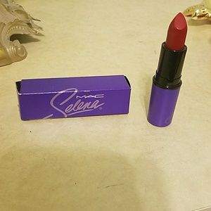 Mac Selena: Como La Flor lipstick
